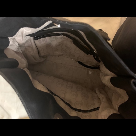 Micheal Kors Hamilton purse - Picture 3 of 3